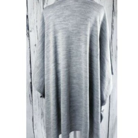 Summer & Rose poncho and purse - Picture 4 of 8